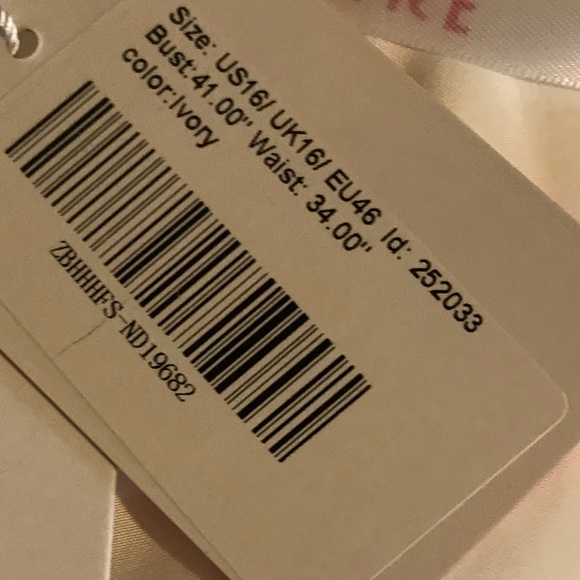 NWT. JJ’S House formal white dress, size: 16 / Length 412 “ long. Ivory - Picture 16 of 16